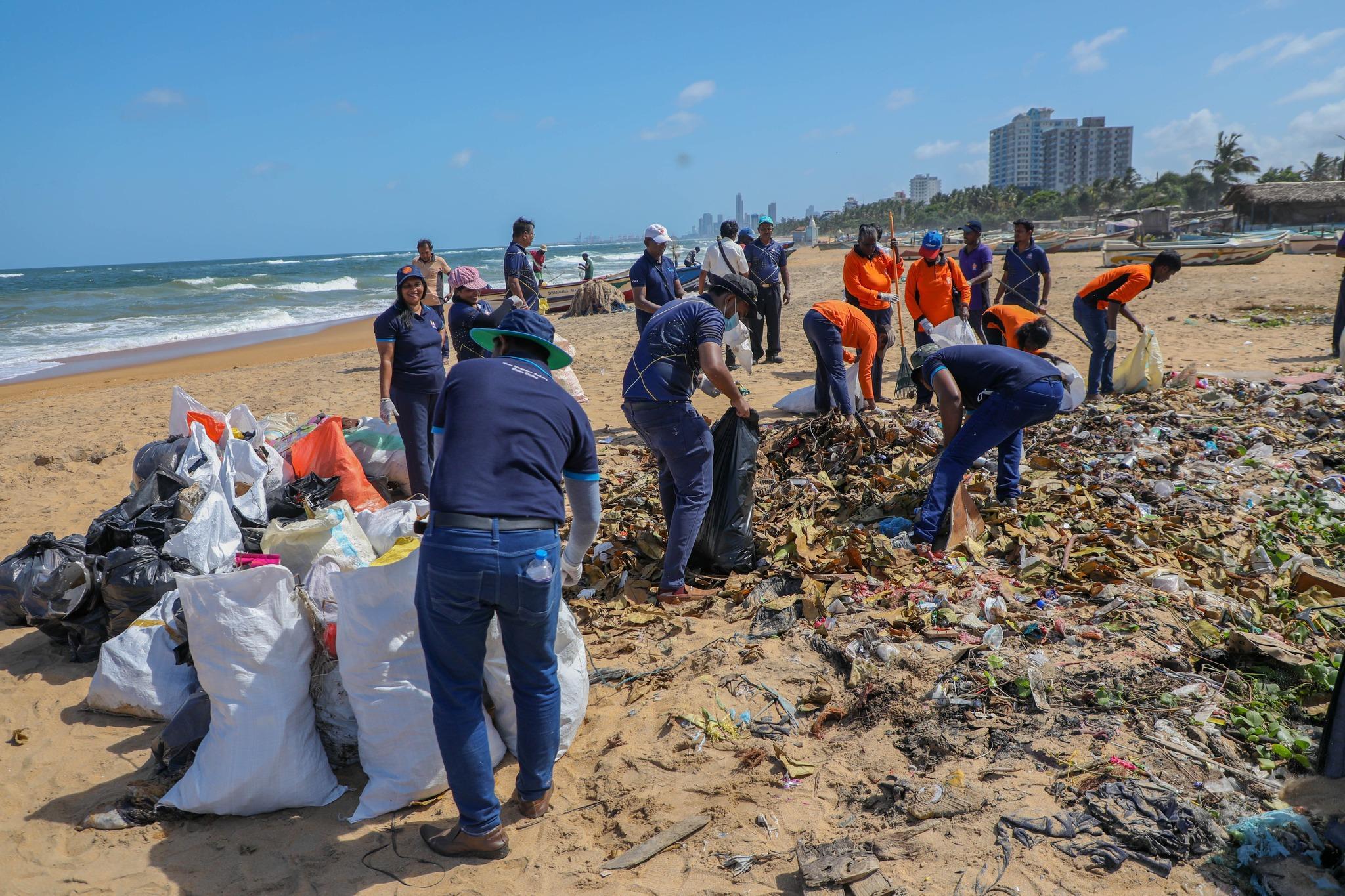 "கடற்கரை பகுதிகளைச் சுத்தப்படுத்தும் நிகழ்ச்சி"